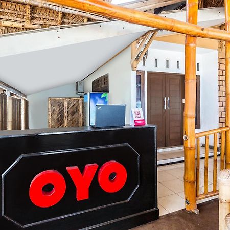 Oyo 1837 Telone Bungalow Palebah Exterior photo