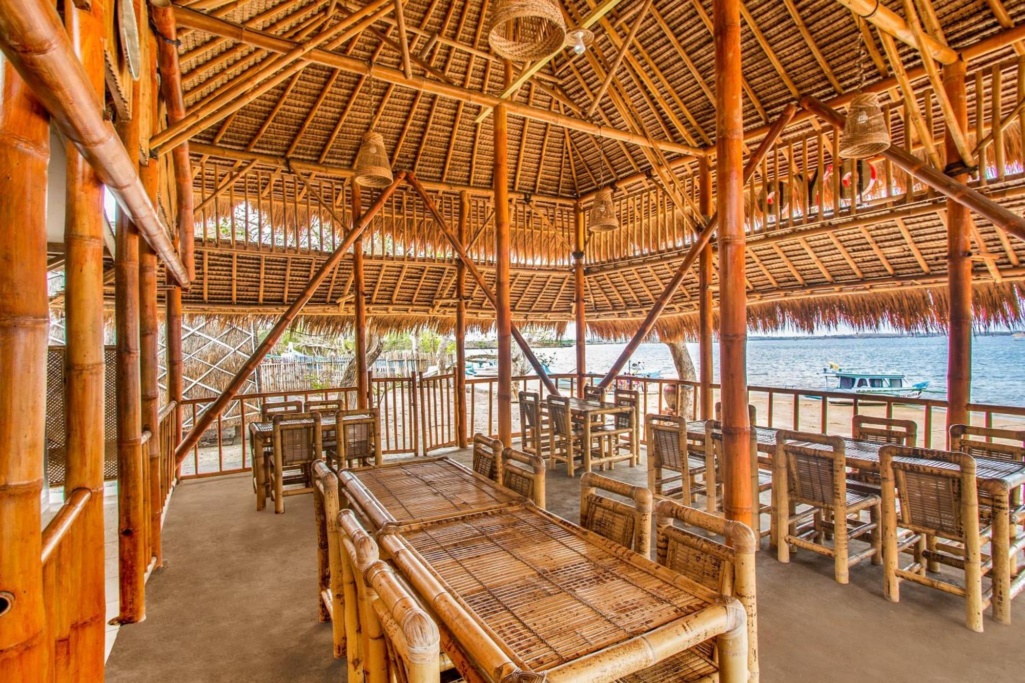Oyo 1837 Telone Bungalow Palebah Exterior photo